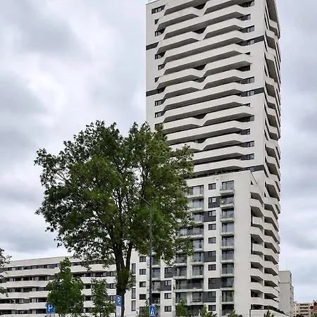Spacious 3-room With A Balcony, 5 Minutes To The Center Apartment Bratislava