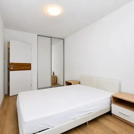 Spacious 3-room With A Balcony, 5 Minutes To The Center Bratislava