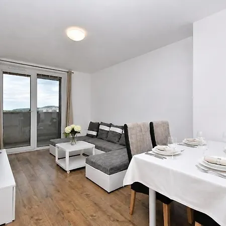 Spacious 3-room With A Balcony, 5 Minutes To The Center * Bratislava