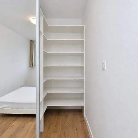 Apartment Spacious 3-room With A Balcony, 5 Minutes To The Center