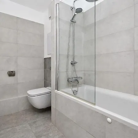Spacious 3-room With A Balcony, 5 Minutes To The Center Apartment