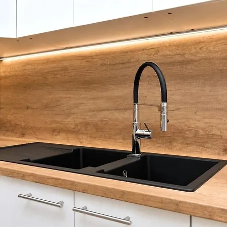Spacious 3-room With A Balcony, 5 Minutes To The Center Apartman