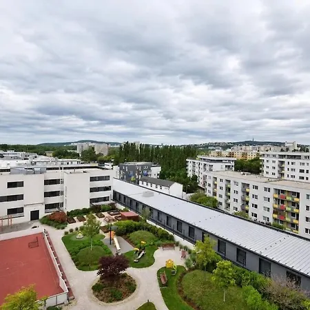 Spacious 3-room With A Balcony, 5 Minutes To The Center Apartman *