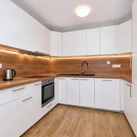 Spacious 3-room With A Balcony, 5 Minutes To The Center *