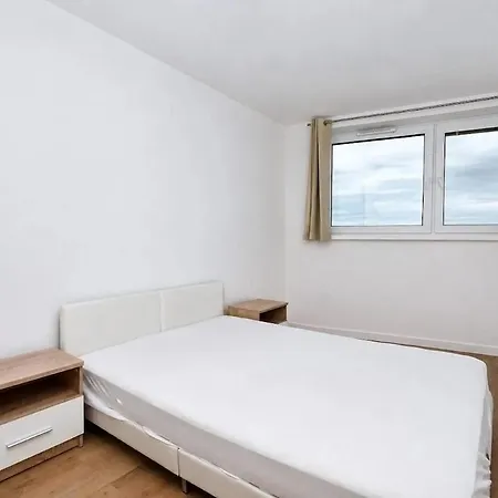 Spacious 3-room With A Balcony, 5 Minutes To The Center * Bratislava